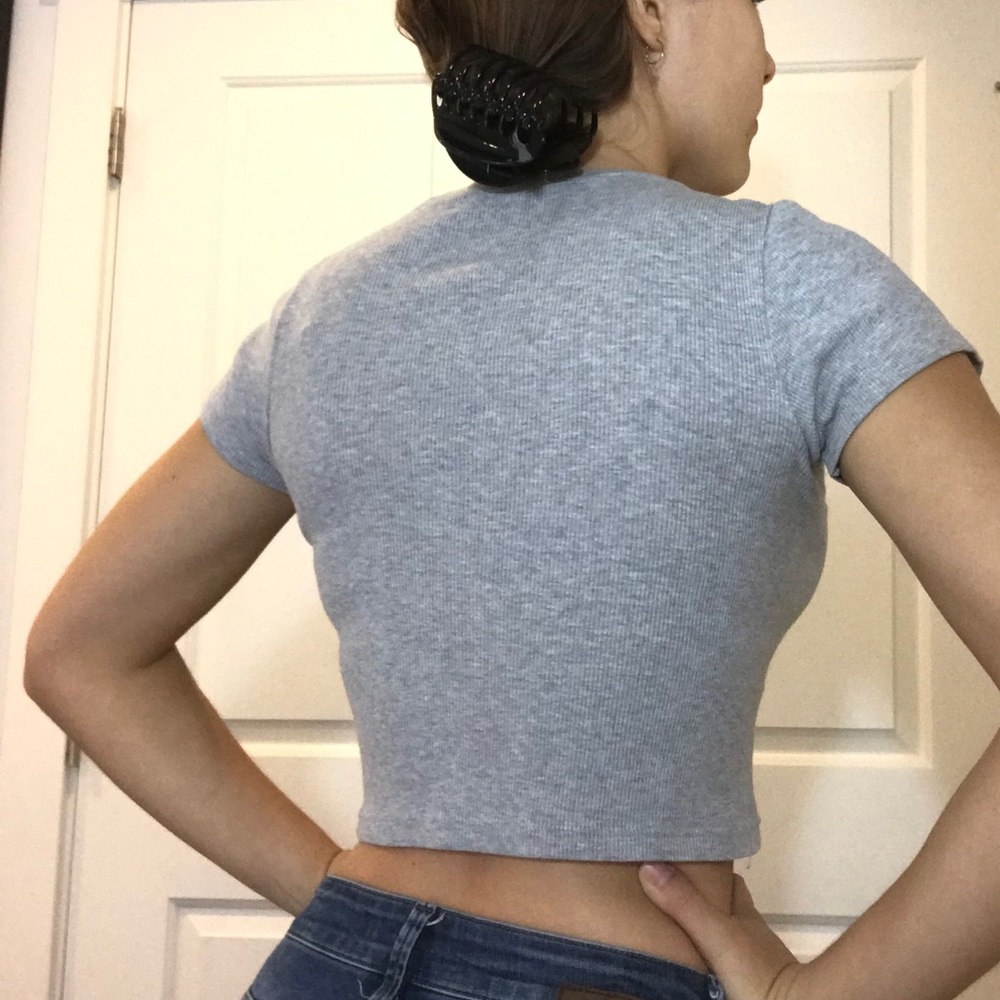 Cropped gray tee - Picture 2 of 3